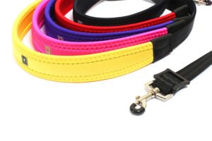 Saxophone padded neck strap, several color options. Steel hook.