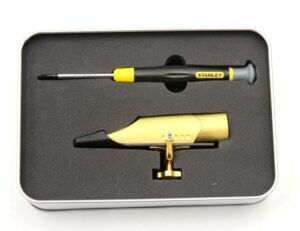 Eastern Music  Satin gold metal mouthpiece with ligature and cap